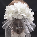 ふんわりダリアフラワー & チュールリボン　髪飾り  結婚式　ウェディング　ブライダル　ヘッドドレス　ホワイト　白　チュール&お花のヘアアクセサリー