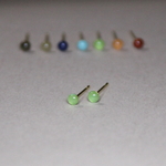 【小粒インド翡翠3mm】小さめカボション一粒ピアス アレルギー対応 シンプル サージカルステンレス　グリーンアベンチュリン