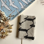 【runrunrun生地使用】 ⚮̈﻿文庫本ブックカバー＊minaperhonen生地 ハンドメイド