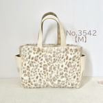 【Mサイズ】雪豹柄ボア　バッグ　手提げトートバッグ　akaneko サイドポケット付き　バッグ　A4収納　アニマルボ　手提げバッグ　ハンドバッグ