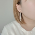 透明感クリアビーズの華奢ロングピアス/イヤリング（サージカルステンレス)