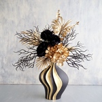 【お正月飾りにも】ゴールド×ブラック モダンフラワーアレンジメント 花瓶付き【2点限定品】