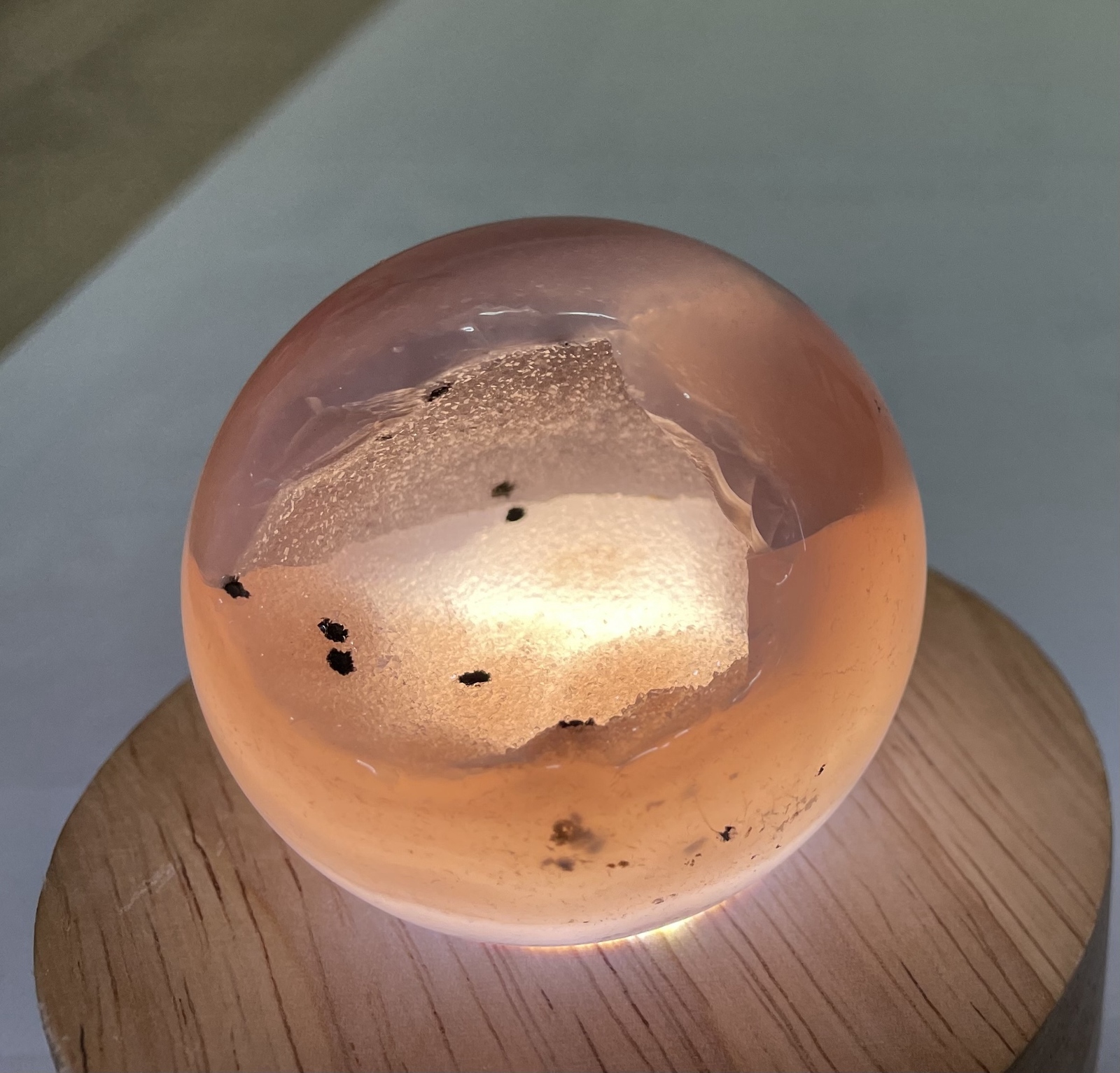 笑口の瑪瑙 アゲート 018 風水晶 パワーストーン 置物インテリア 財運 金運UP 魔除 お守 結晶 丸玉 スフィア 浄化