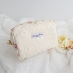 (10/25 21:00 販売開始)【花マチポーチ】レース×花柄スクエアポーチ 内側にも花柄 大人可愛い　サニタリーポーチ　コスメ