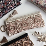 25日(土)21時🕘〜販売！秋冬新作🍁インド刺繍リボン🕊️メガネケース ペンケースにもぴったり✨ グレージュ　プレゼントにもぜひ♡  3,200円