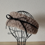 ファーヘアバンド（リボンで結ぶタイプ・グレージュ）chika