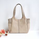 【特集掲載】商品の色違い　雨の日大活躍！PVCレザー撥水　オールシーズンミルキーベージュ