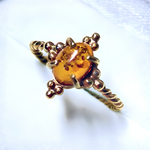 琥珀のアンティーク風粒金リング　オーバルカボション・カット