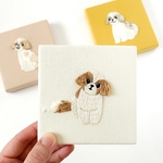  小さな刺繍パネル《シーズー/アイボリー》