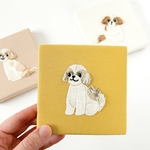 小さな刺繍パネル《シーズー/マスタード》