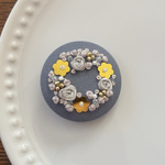 ビーズ刺繍くるみボタン（ヘアゴム/ブローチ）