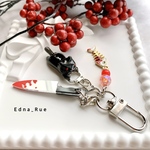 不穏な黒猫ちゃんキーホルダー🔪🐈‍⬛チャーム/包丁/魚/骨/手錠/レジン