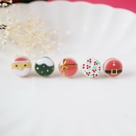 サンタ　クリスマス　雪　タイル　レトロ　タイルピアス　イヤリング　プレゼント　まとめ売り　小さいピアス　小さい　小粒　サンタクロース　可愛い　ミニチュア　西洋ひいらぎ