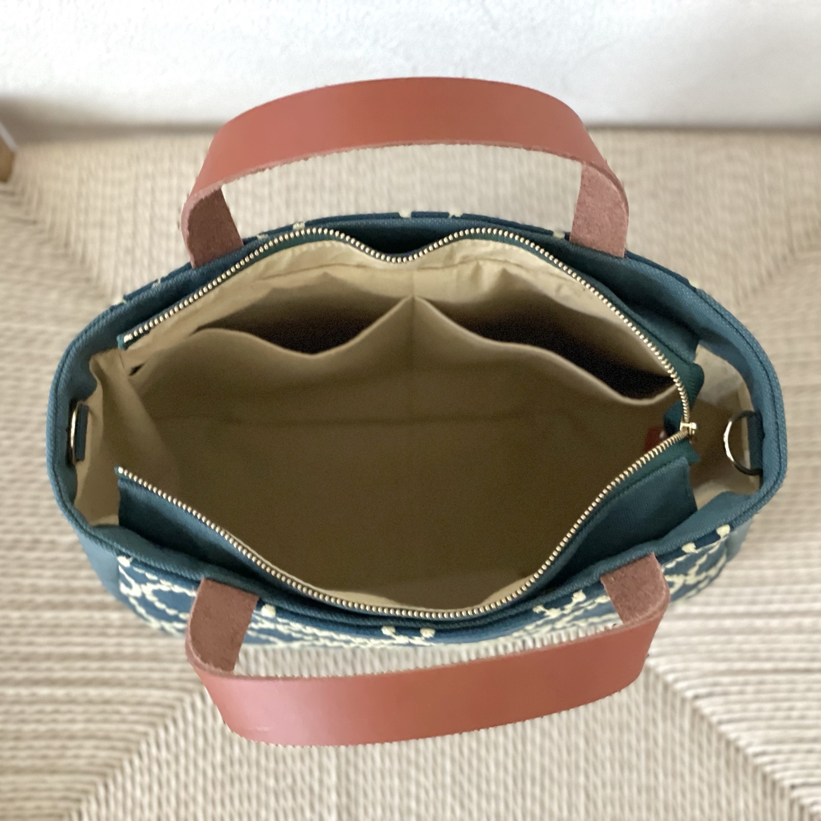 ⚮̈ミナペルホネン もっとかくれんぼトート tambourine dark green 