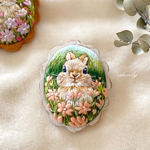 花形木枠の刺繍ブローチ（ホワイト）『コスモス畑のうさぎさん』