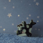 星を運ぶ猫さん×シャチさんのちいさなブローチ