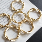 IMPORT【6個】goldcolor＊螺旋デザイン＊メタルリング＊メタルチャーム＊リングパーツ
