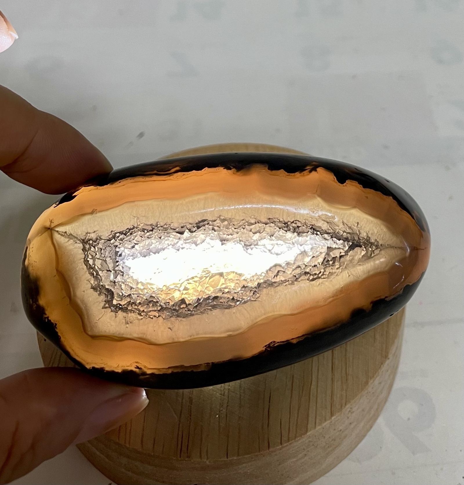 笑口の瑪瑙 アゲート 風水晶 パワーストーン 置物インテリア 財運 金運UP 魔除 お守 結晶 浄化 トレジャー瑪瑙