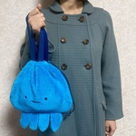 新作　フワモコ　クラゲ　巾着トートバック     差し色　ターコイズブルー　サブバッグ　　くらげ