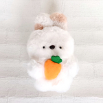 にんじんを抱っこ🥕🐰うさぎのもふもふポーチ