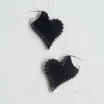 Stitchy Heart【レザーピアス 】~black~