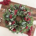 フレッシュウィンターグリーンと赤い実のノエルリース(27cm)