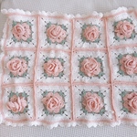 手編み🌸ピーチピンクのバラのブランケット