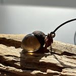 ブラウンぷっくりどんぐりネックレス　ガラス　とんぼ玉　アウトドア　どんぐり　チョーカー　長さ調節付き　可愛い　紅葉