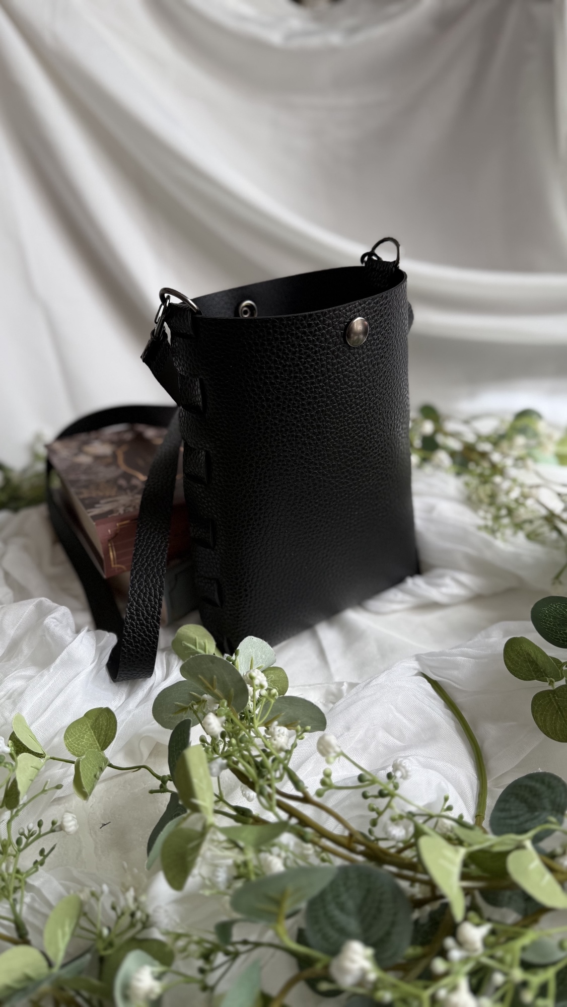 上品な フェイクレザー Duil ショルダーバッグ ハンドメイド スマホ