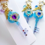 魔法の鍵　キーホルダー　チャーム　