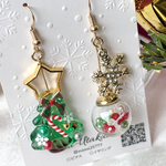 クリスマス🎄　スターツリー🎄と雪結晶が可愛いガラスドーム　アシンメトリーピアス　イヤリング⭐︎アレルギー対応致します⭐︎ 🎀ホリデーラッピング無料です🎀✨