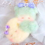 ふわふわひつじとお月さまといっしょバッグチャーム(泣き虫ひつじ)