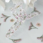 桃の想花を結んだクリアバンスクリップ｜水面―minamo―シリーズ/ヘアクリップ/ドライフラワー/ピンク/スターチス/レースフラワーパール/ヘアバレッタ/小花/押し花