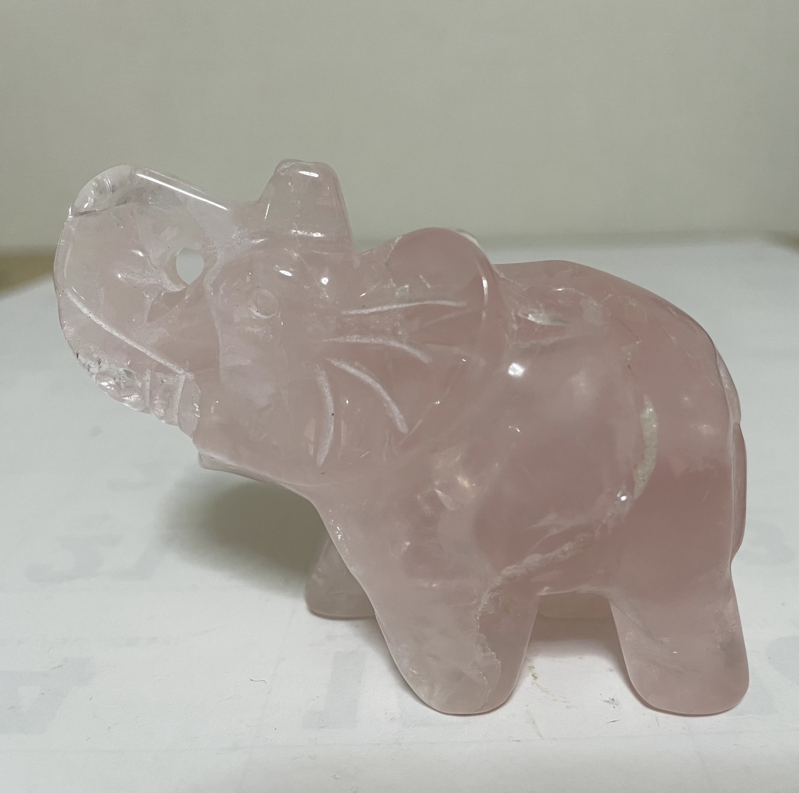 ピンククォーツの象 ローズクォーツ 水晶クリスタル パワーストーン 浄化 天然石の彫刻 置物インテリア 風水晶 幸運 恋愛運 開運 魔除 お守