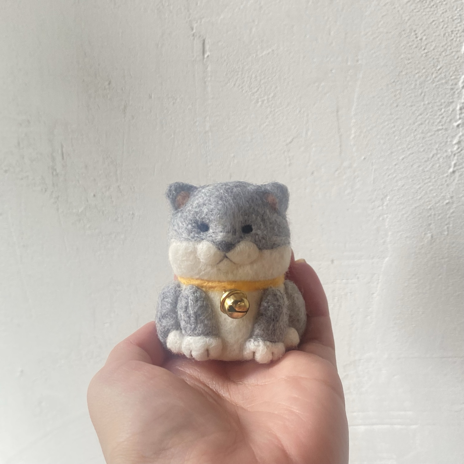 ねこのマスコットイヤリング｜片耳１点・ハンドメイド｜もりぶーつの森の雑貨屋さん ねこの森雑貨店の猫アイテム - 作品一覧 | minne 国内最大級の