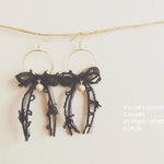 異素材リボンのピアス black 
