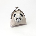 akichi様オーダー品☆パンダの手刺繍の豆がま口ポーチ