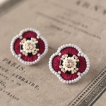 刺繍フラワー jewelry square design ワインレッド×クリスタル (刺繍ピアス/刺繍イヤリング/花/花モチーフ/ビーズ刺繍)
