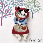 巨大マッチ売りのニャンコの刺繍ブローチ【白黒ハチワレ猫】