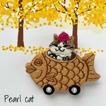 【ご新規様限定／再販】たい焼き猫の刺繍ブローチ【キジ白】