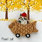 【ご新規様限定／再販】たい焼き猫の刺繍ブローチ【パステル三毛】