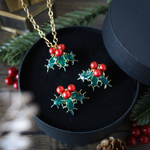 冬の贈りもの 柊のピアス／イヤリング＆ネックレス　冬限定ホリデーセット　クリスマスコフレ