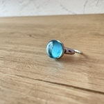 シーグラスのイヤーカフ（アクアブルー）