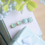 普段使いのおしゃれに！アマゾナイトとクリソプレーズの一粒ピアスセット