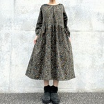 【1,000円OFF★期間限定】冬支度の森＊あったかコーデュロイの長袖ワンピース＊ポケット付＊綿100％＊キツネ小鳥ツリーうさぎリス草花柄＊ダークネイビー