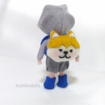 犬のリュックを背負った男の子