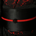 帯締め　丸ぐけ　緋色銀通し　オニキスといぶし金のビーズ編み帯留めリング