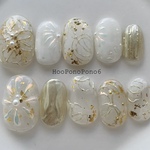 ⋆⸜  当店人気No.01 ⸝⋆豪華な綺麗さを解き放つフラワーネイル　ゴールド×クリアホワイト　ミラー　ブライダル　成人式　前撮り　結婚式　和　着物　白無垢　ジェルネイル　ネイルチップオーダー