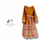 カントリー風切り替えワンピース　オレンジイエロー　アラベスク模様　パープル系　幾何学模様　コットン　モダン　ナチュラル　長袖　ゆったりサイズ