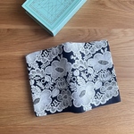 mina perhonen  smile  flower  ブックカバー　文庫本　ミナペルホネン の 刺繍生地 